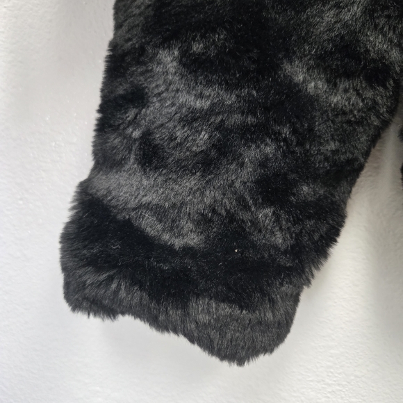 H&M Black Teddy Jacket- Time To Get Classic And Fuzzy Warm. - Picture 4 of 6